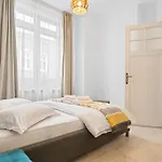Golden Residences - Private Building With 2 In Old Town Apartment