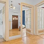 Golden Residences - Private Building With 2 In Old Town Bucarest
