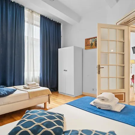 Golden Residences- Private Building With 2 Individual In Old Town Apartment