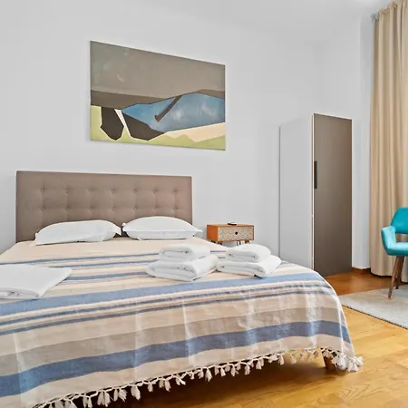 Golden Residences - Private Building With 2 In Old Town *