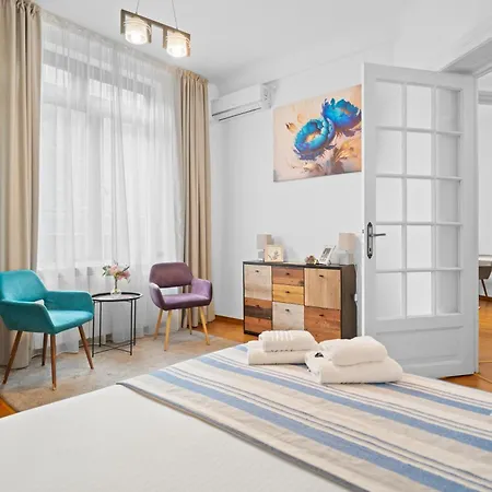 Daire Golden Residences - & Penthouse In Old Town Bükreş