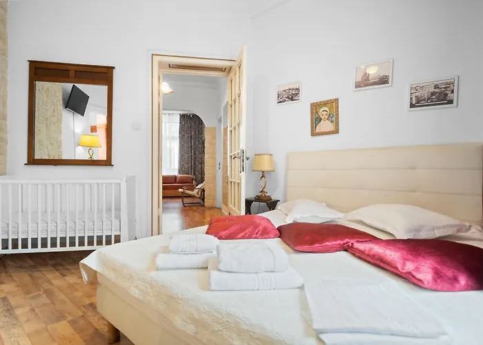 Golden Residences - & Penthouse In Old Town Apartment Bucharest