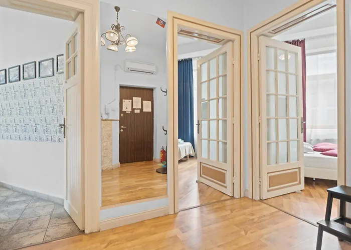 Golden Residences - & Penthouse In Old Town Bucharest