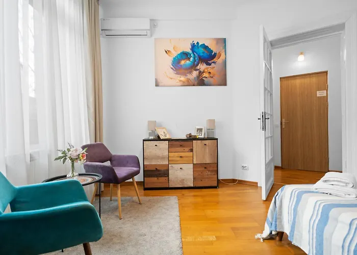 Golden Residences - & Penthouse In Old Town Apartman Bukarest