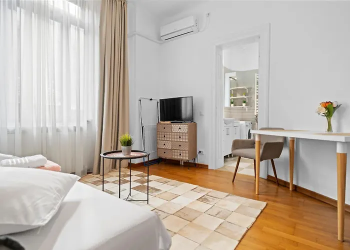 Golden Residences - & Penthouse In Old Town Apartment