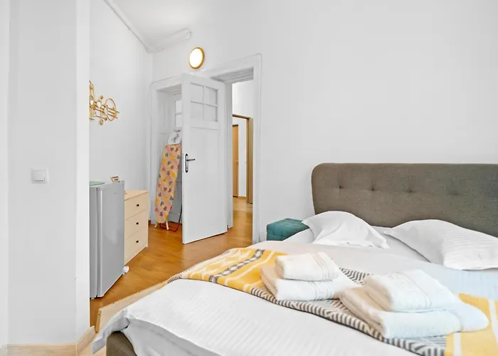 Golden Residences - & Penthouse In Old Town Apartament Bukareszt