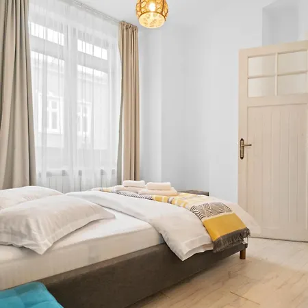 Golden Residences - & Penthouse In Old Town דירה