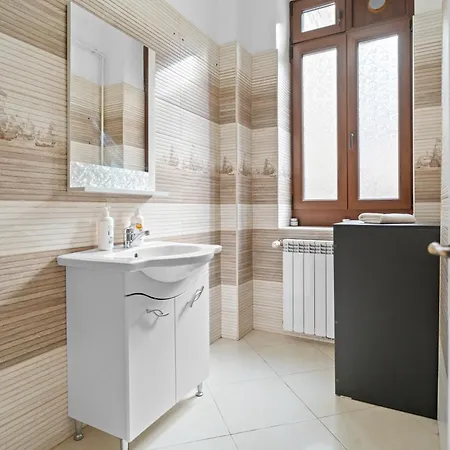 Golden Residences - & Penthouse In Old Town דירה