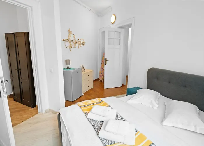 Golden Residences - & Penthouse In Old Town * Bucarest