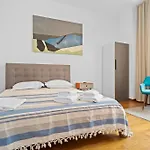 Golden Residences - Private Building With 2 In Old Town *