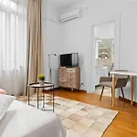 Golden Residences - Private Building With 2 In Old Town Apartment